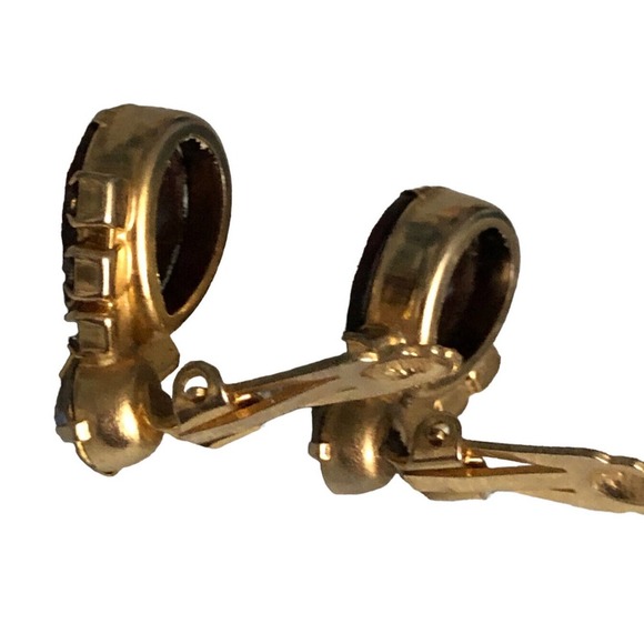 VTG DeLizza & Elster JULIANA Gold Tone Purple Glass Rhinestone Clip Earrings - Picture 6 of 8